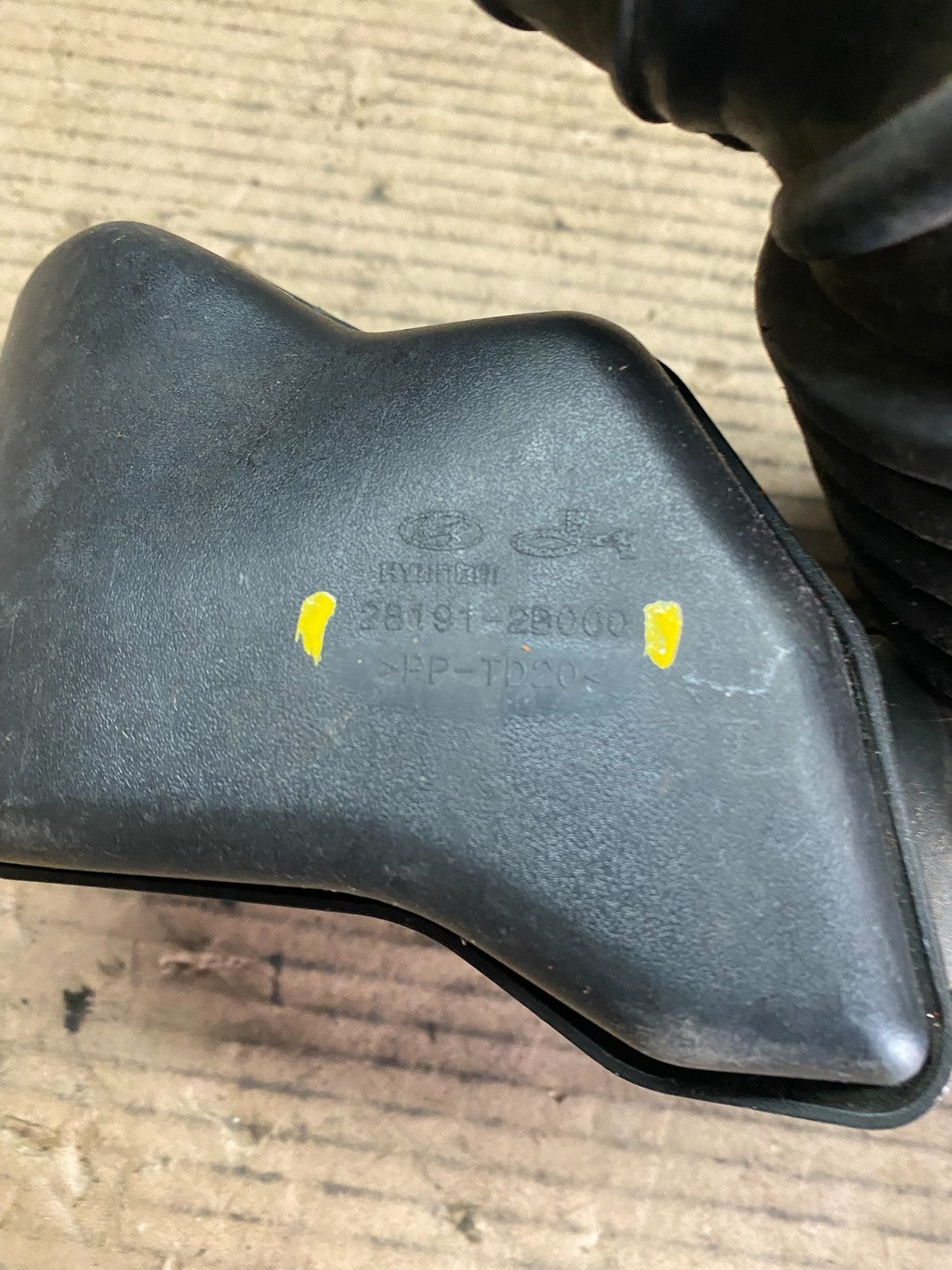 2007 - 2009 Hyundai Santa Fe 3.3L V6 Air Intake Resonator Duct Pipe OEM s3734 DG8