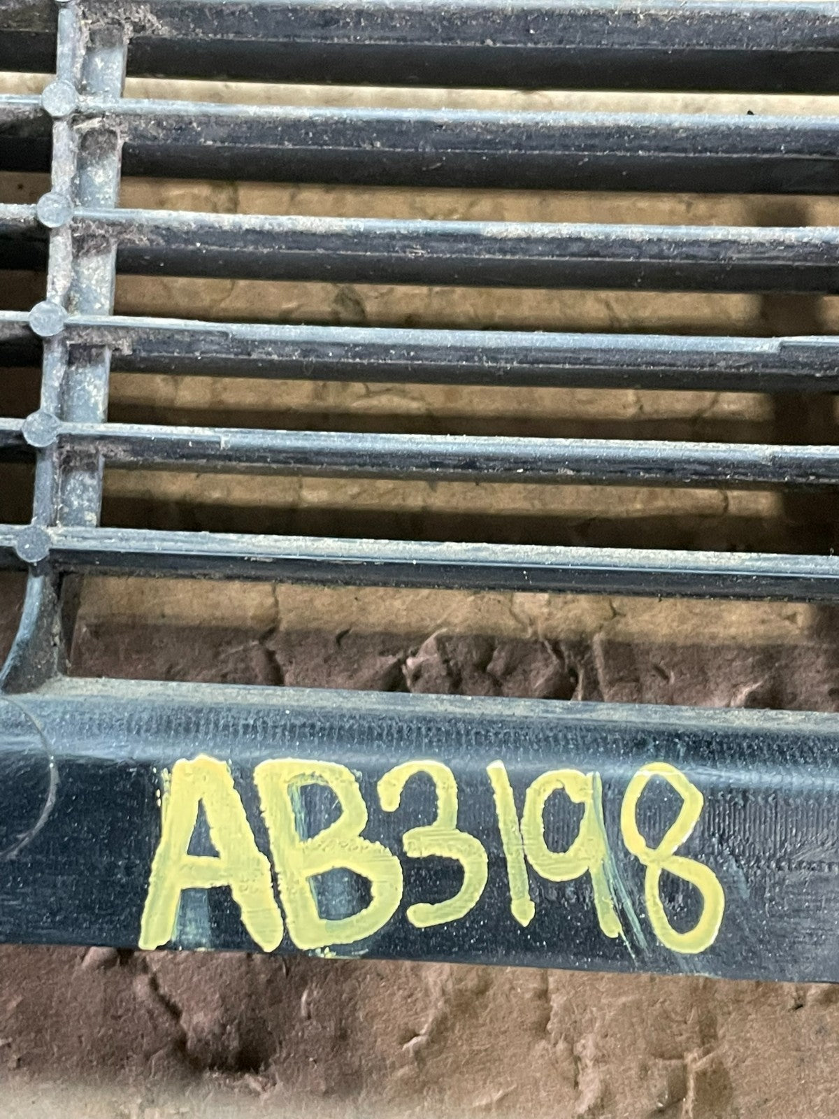 1987 to 1991 Toyota Camry Front Upper Grill Grille Oem AB3198 DG7