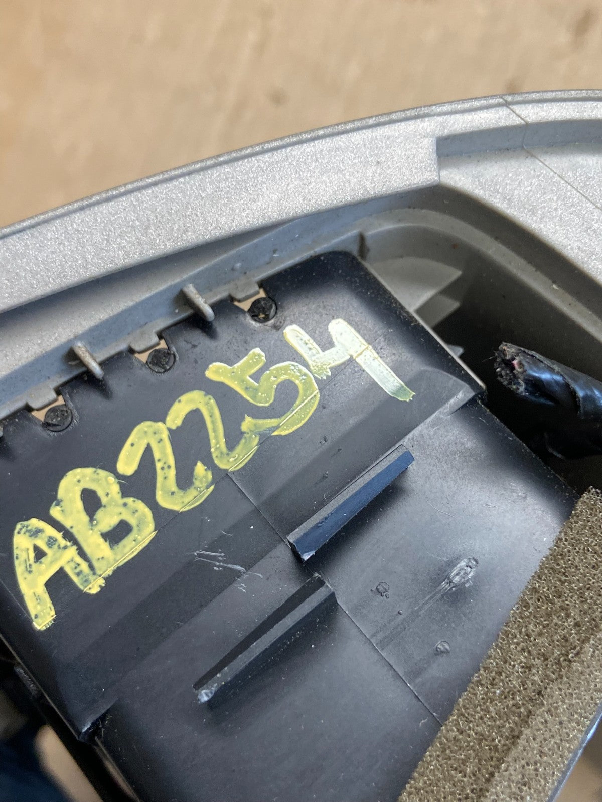 2008 to 2012 Ford Escape Center Dash Air Vent Panel Bezel Trim ab2254 DG7