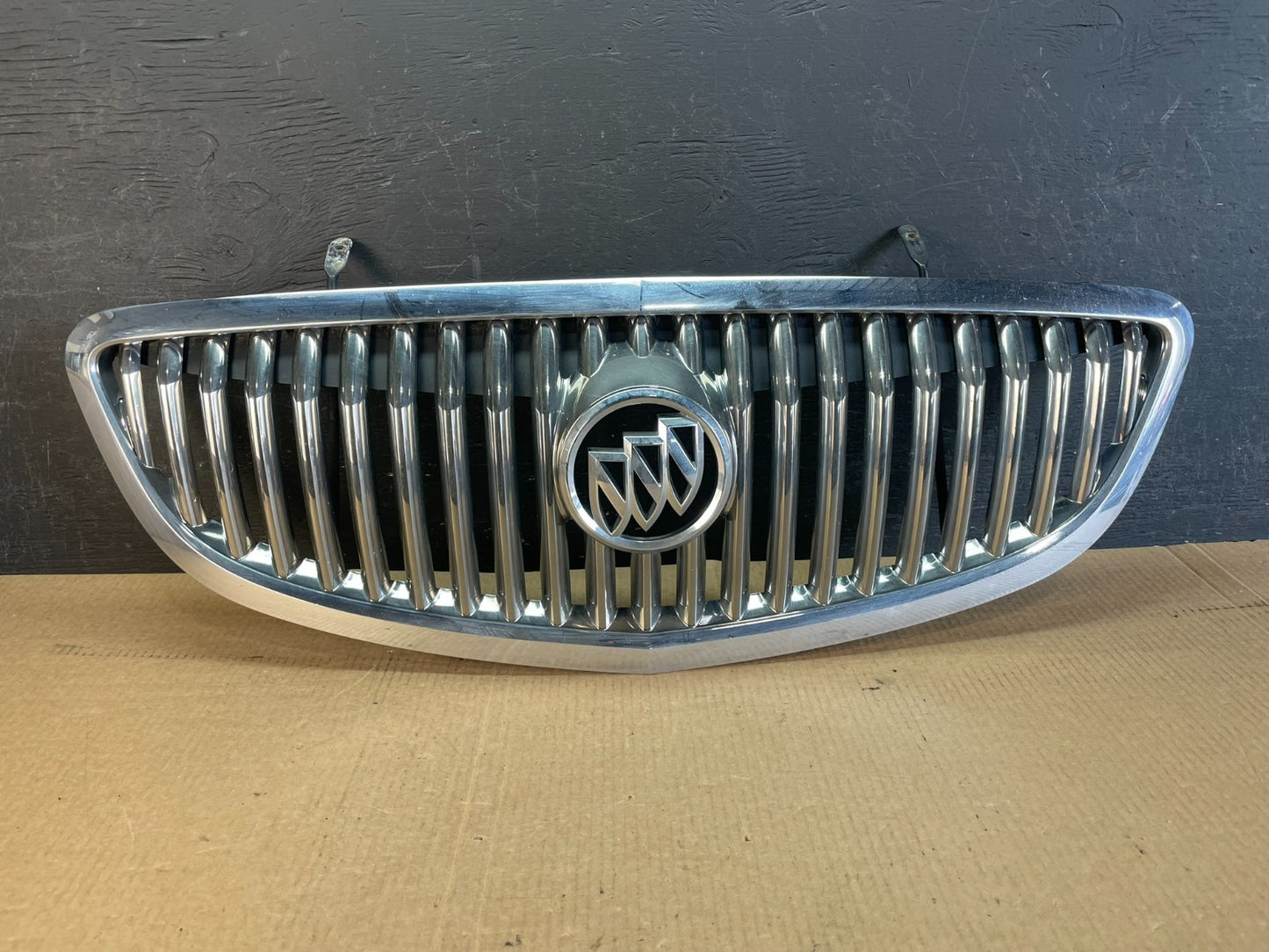 2008 to 2012 Buick Enclave Front Upper Grill Grille AF3752 DG0