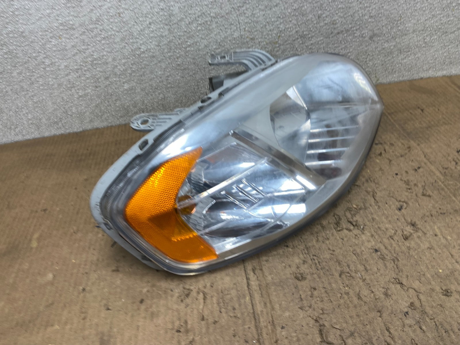 2007 - 2011 Chevrolet Aveo Ntbk Right Passenger Headlight Halogen AA8557 DG2