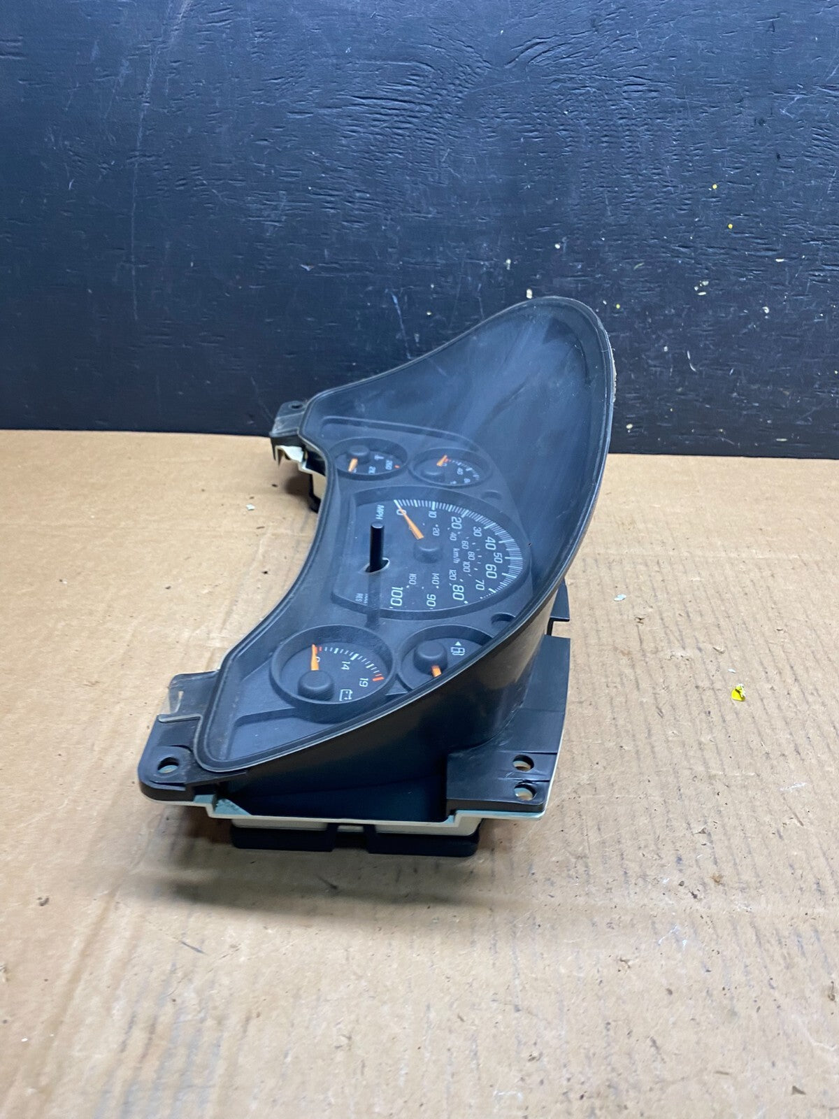2004 to 2007 Chevrolet Express Speedometer Cluster Gauge N2917 DG2