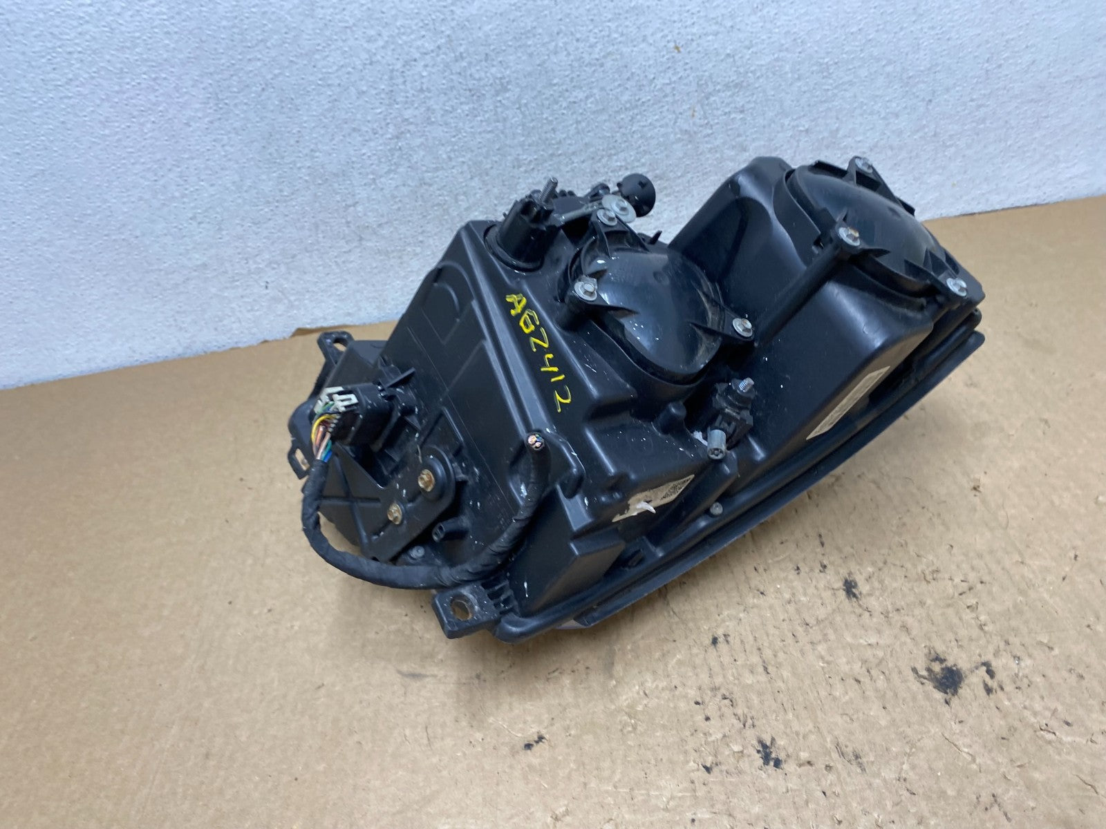 2008 to 2014 Cadillac CTS Right Passegner RH Side Xenon Headlight AG2412 DW8
