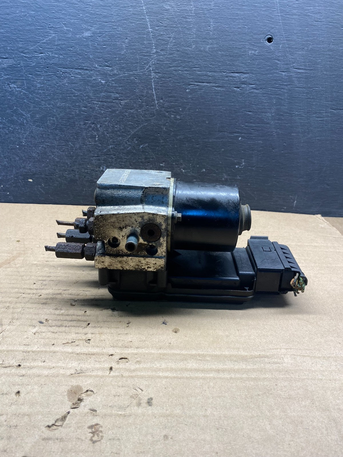 2003 2007 Ford E250 E350 Anti-Lock ABS Antilock Brake Pump AE2236 DW4