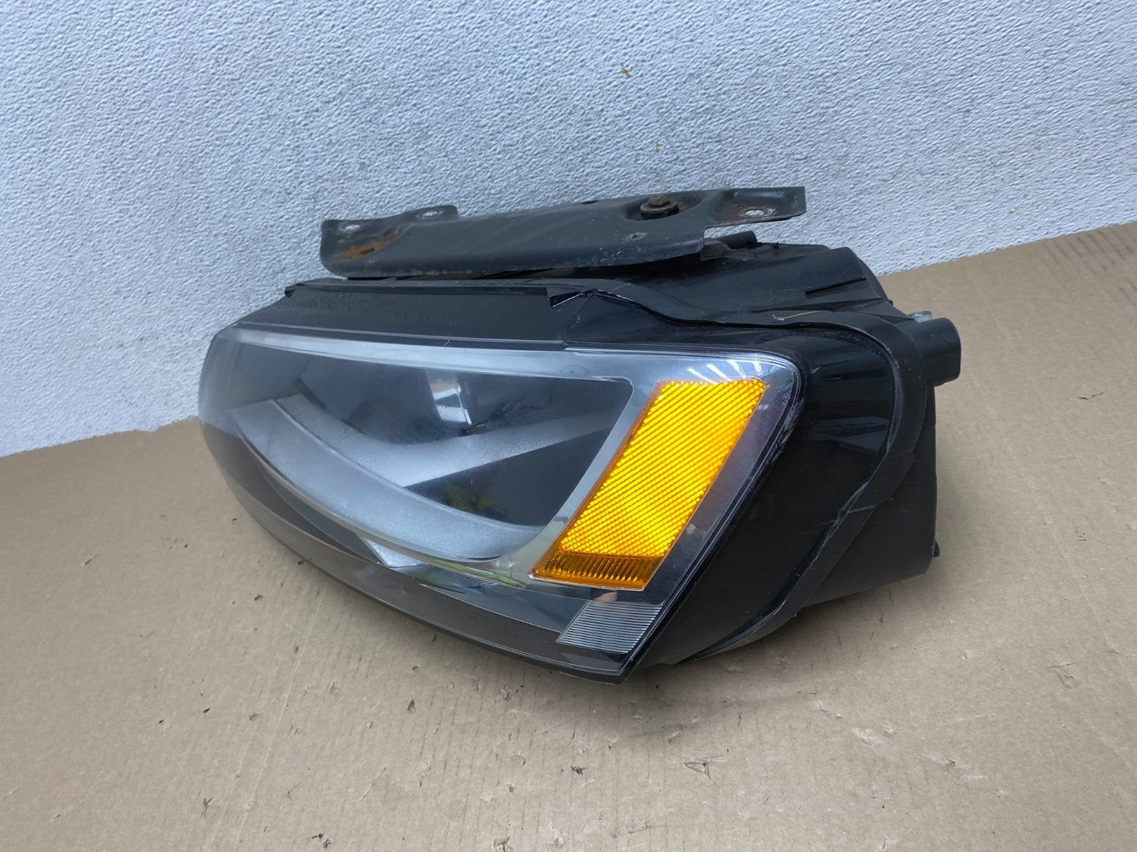 2011 to 2014 Volkswagen Jetta Left Driver LH Headlight Halogen AG6893 DW1