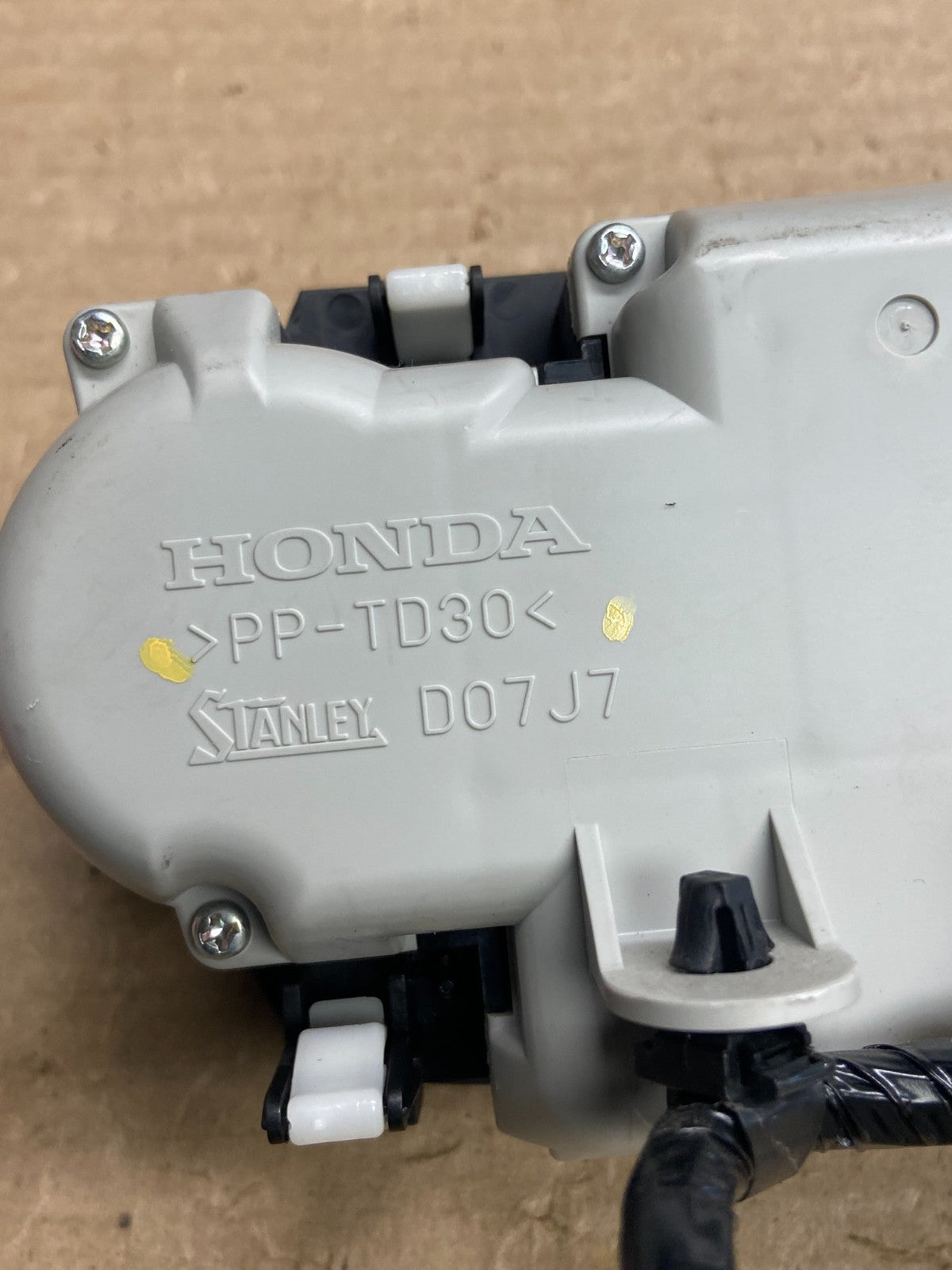 2007 to 2011 Honda CRV Manual A/C Climate Control Module D07J7 AH5450 DG4