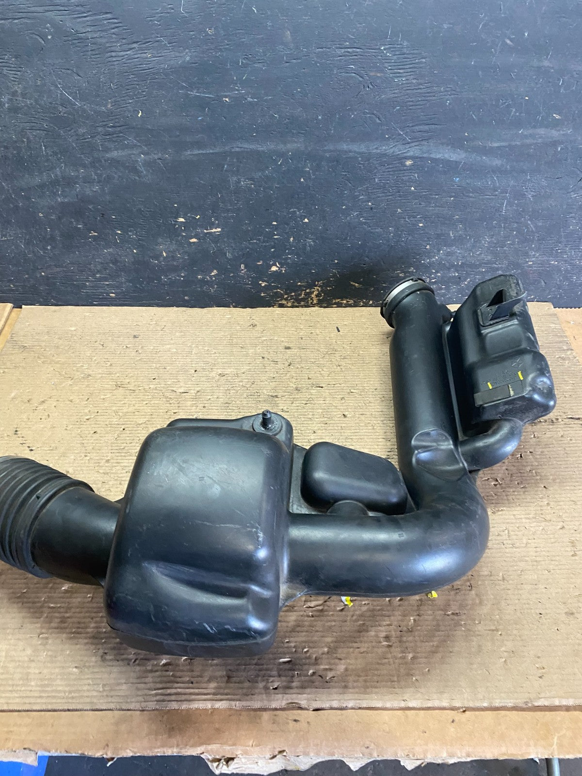 2011 - 2013 Dodge Durango 3.6L Resonator Air Intake Tube S3547 DG6