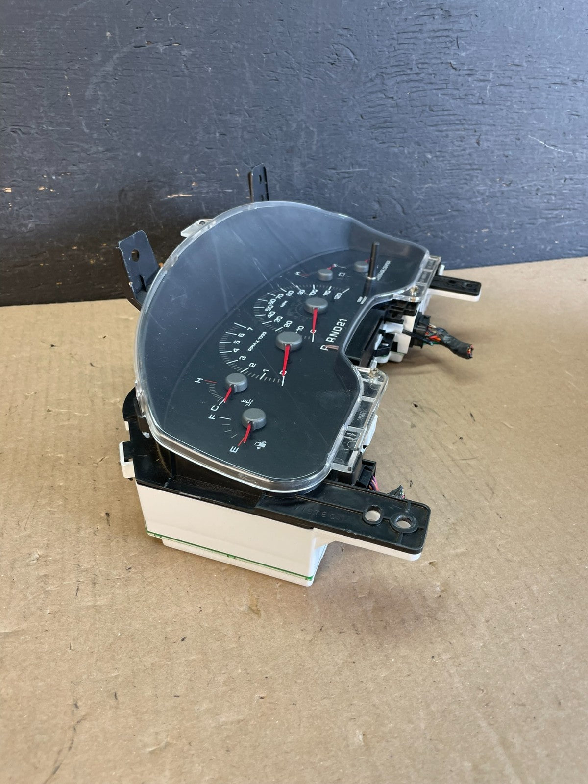 2000 2002 Ford Expedition Speedometer Instrument Gauge Cluster AE3307 DG1