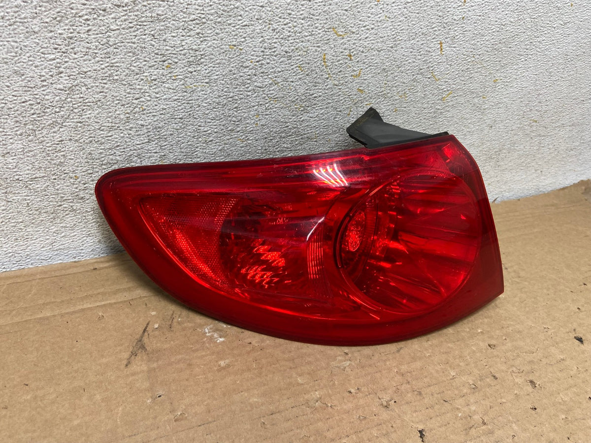 2007 - 2009 Hyundai Santa Fe Left Driver LH Side Tail Light AH8489 LK1