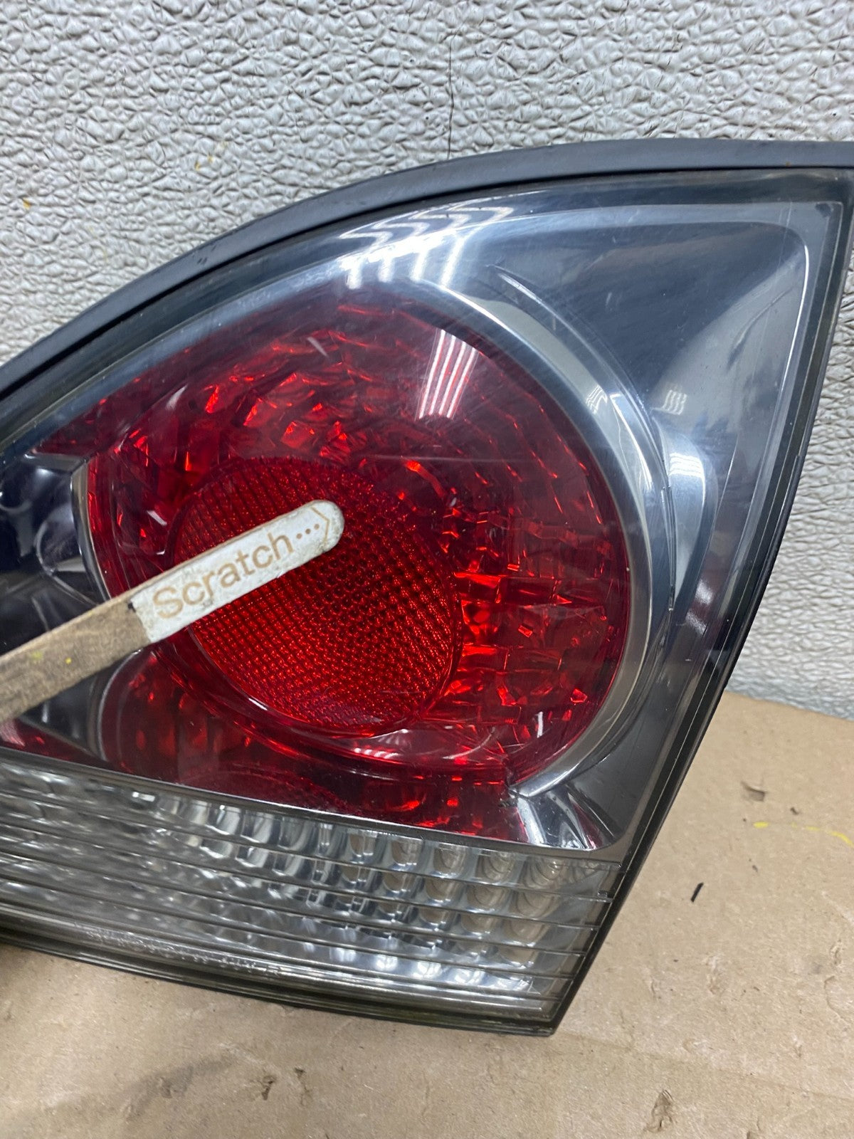 2000-2003 Lexus RX300 Right Passenger Side Rear Inner Tail Light U6796 DW3