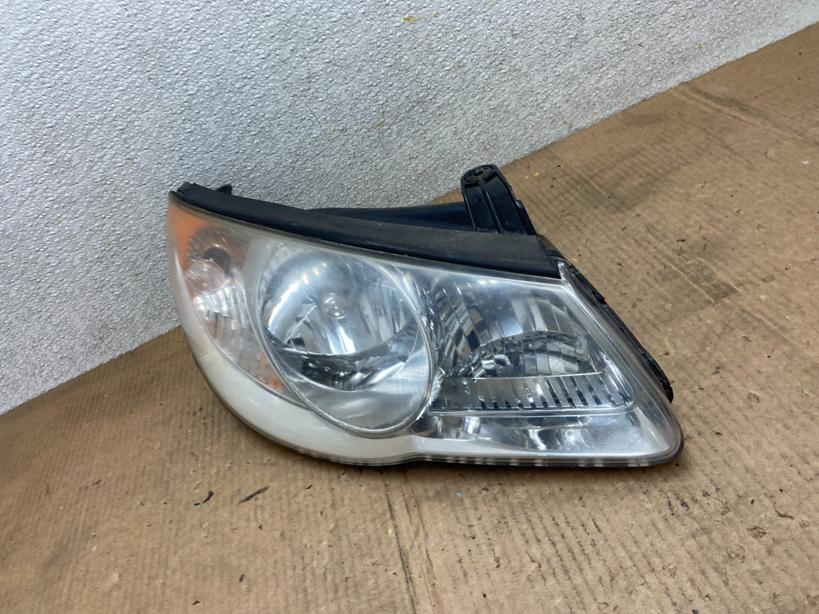 2007 2008 2009 2010 Hyundai Elantra Right Passenger Side Headlight AA64321