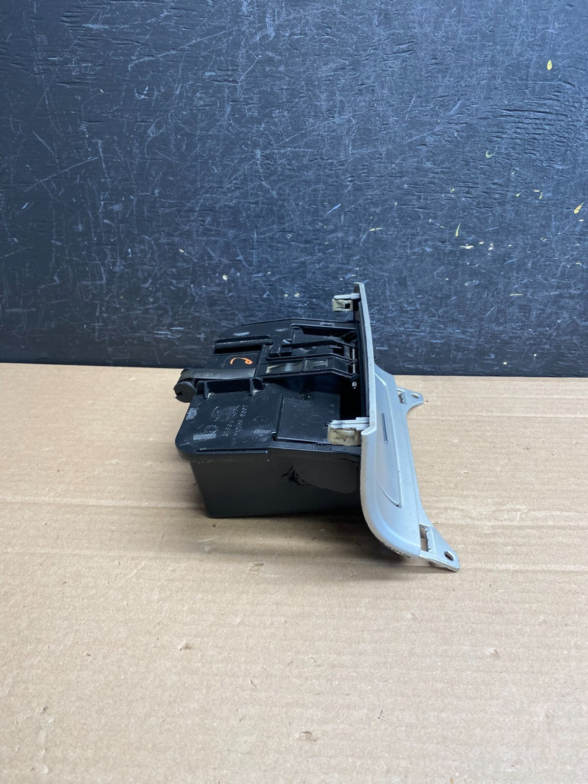 2007 to 2010 Lincoln MKX Center Console Dash Storage Compartment Cubby AG00471