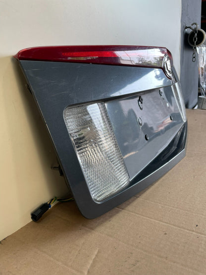 2003-2007 Cadillac CTS Trunk Panel Lid Backup License Plate 3rd Light AG0993 DG2