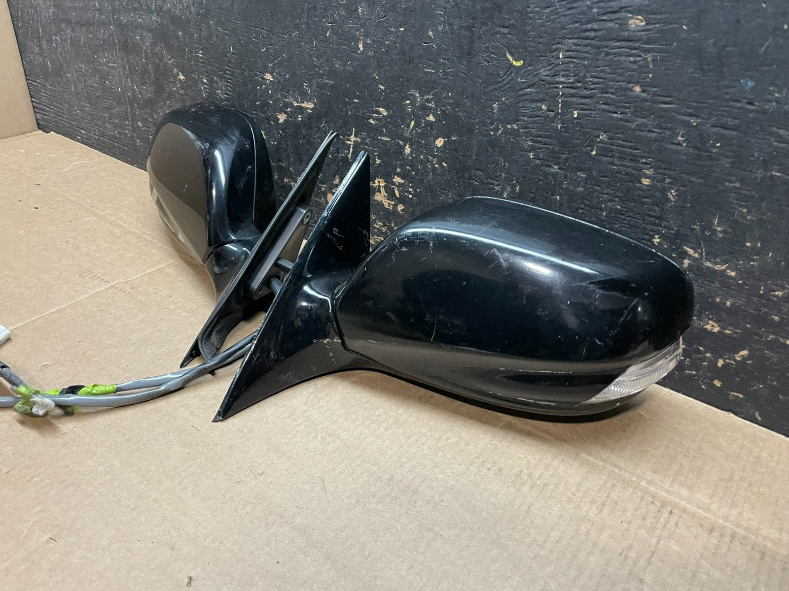 2009 to 2011 Lexus GS350 Left+Right Set Side View Door Mirror y9351 DG2