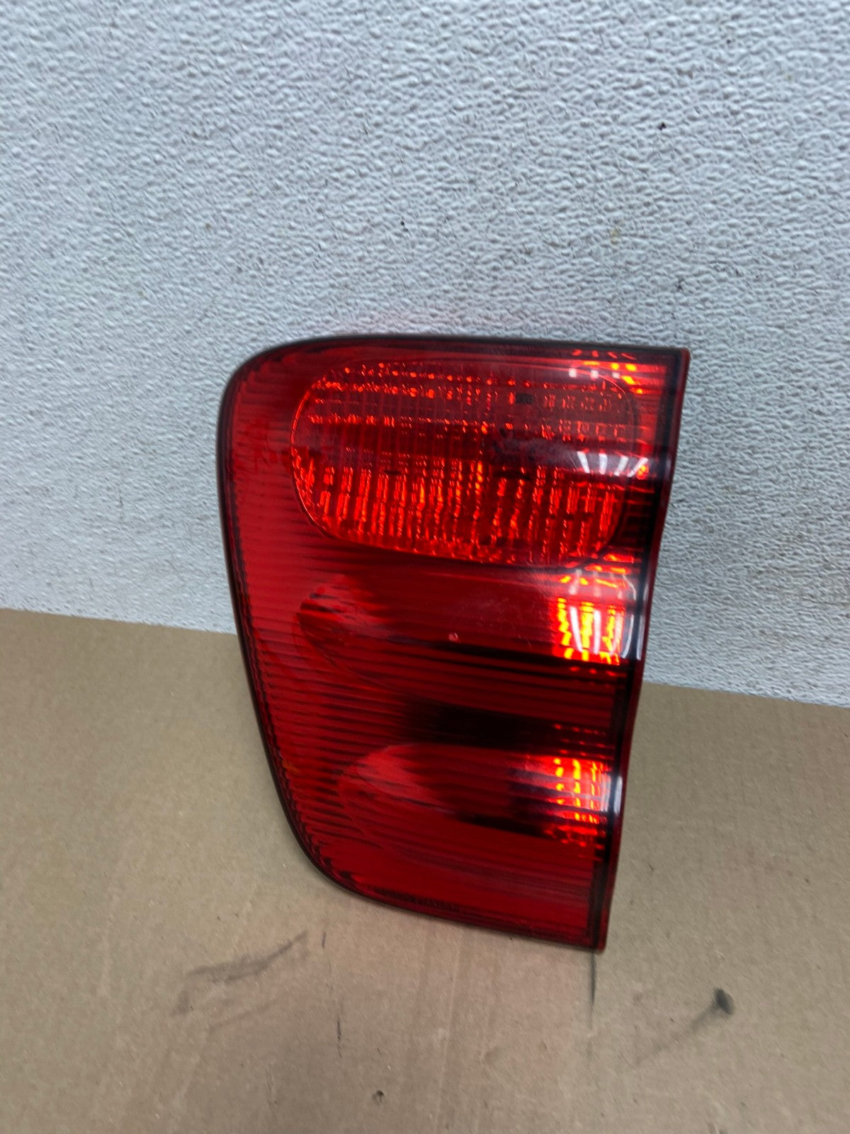 2001- 2004 Toyota Sequoia Right Passenger RH Side Tail light Inner AE6990 LK0