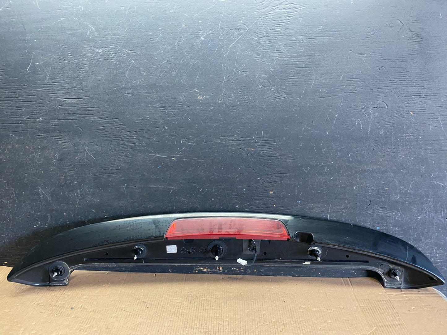 2011 to 2015 Kia Sorento Rear Spoiler Wing Brake Light P5983 DG7