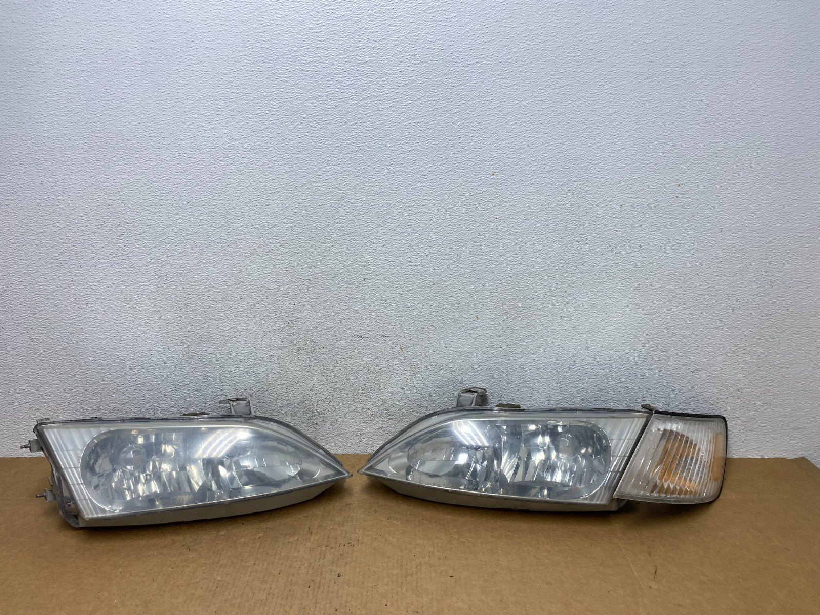 1997-2001 Lexus Es300 Left+Right Headlights Halogen AD4584 DW0