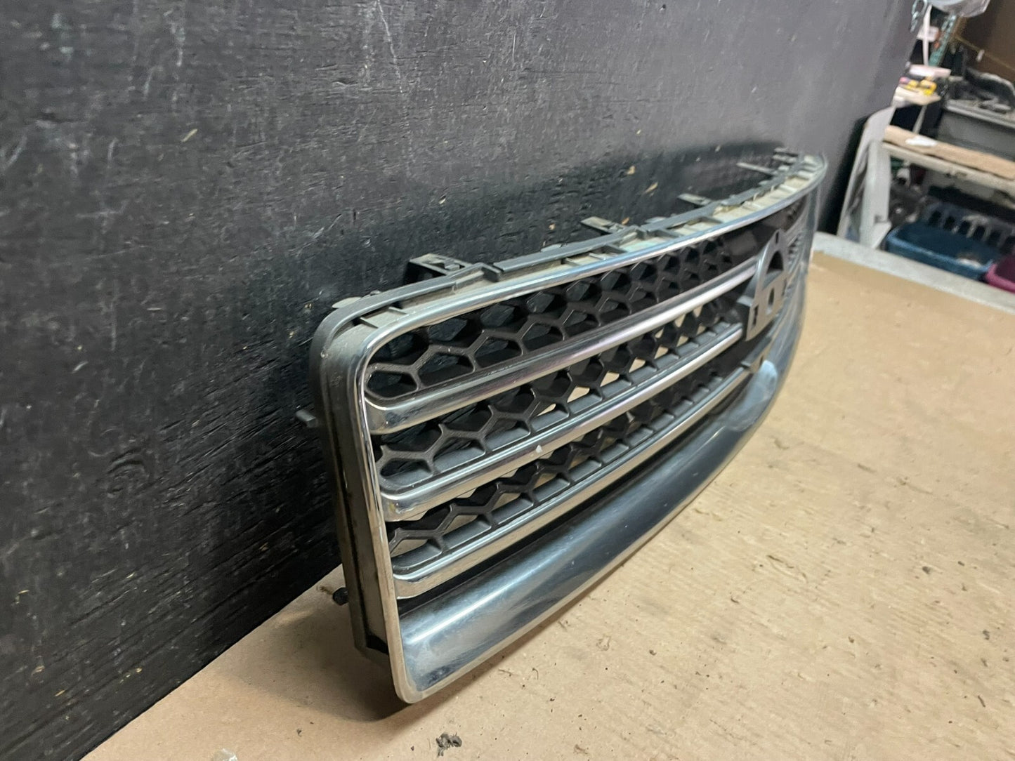 2009 to 2011 Nissan Maxima Front Upper Grill Grille N5666 DG2