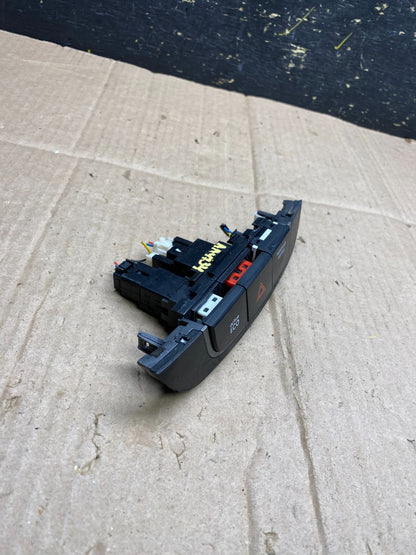 2010 - 2013 Hyundai Tucson Dash Dashboard Center Warning Hazard Switch AA4734 DG1