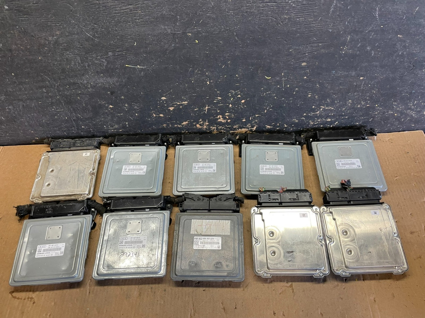 Mix of 10 Audi ECM Engine Computer Module Y96691