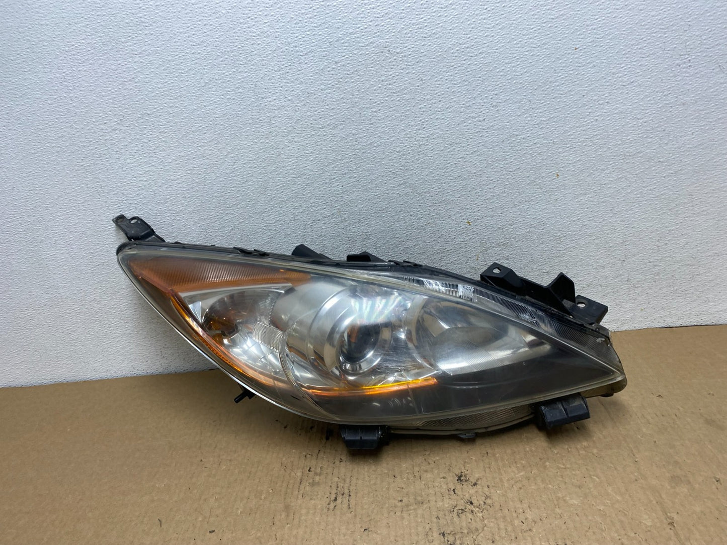 2010 - 2013 Mazda 3 Halogen Right Passenger Rh Side Headlight AG2294 DW0