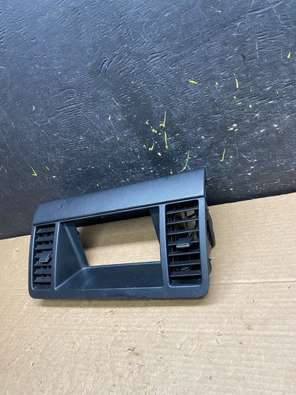 2003-2007 Nissan Murano Radio Center Console Display Bezel Air Vent OEM W1897 DG2