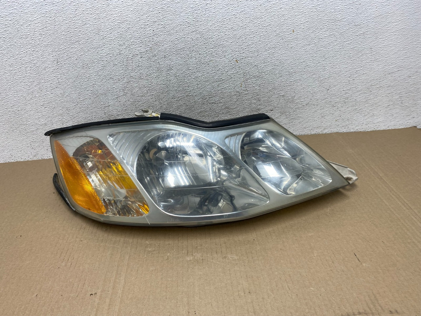 2000-2004 Toyota Avalon Halogen Headlight Right Passenger RH AF5774 DW0