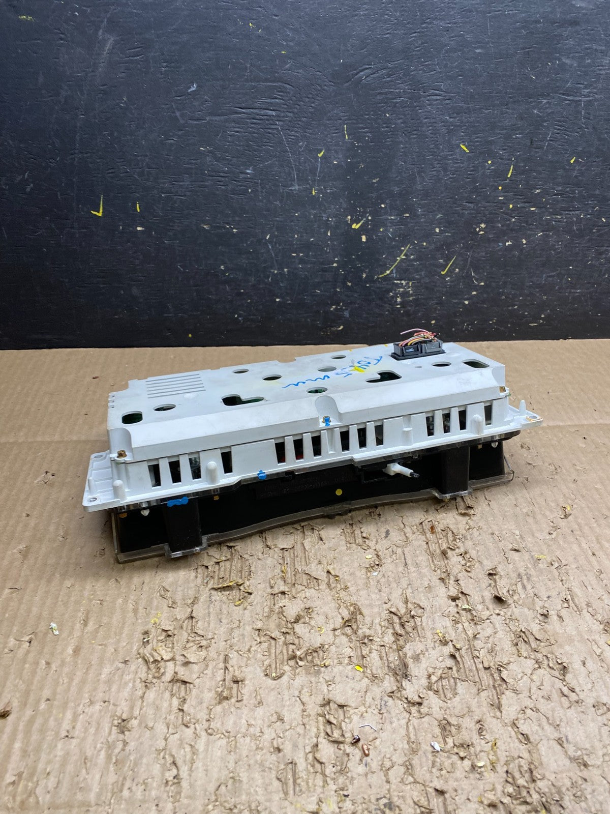 1998 to 2002 Lincoln Town Car Speedometer Gauge Cluster V7498  DG5