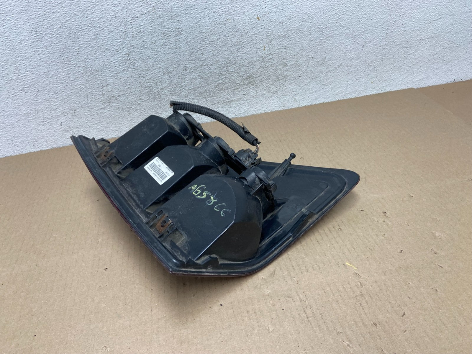 2005 - 2006 Jeep Grand Cherokee Right Passenger Rh Side Tail Light AG5866 DW7