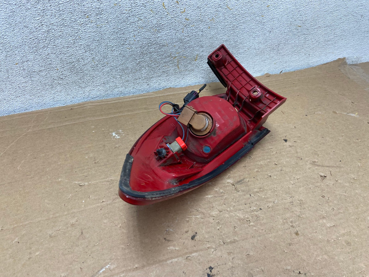 2009 2010 2011 2012 Chevrolet Traverse Left Driver LH Tail Light AH8431 LK4