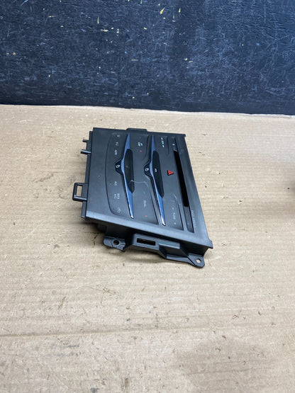 2013 to 2019 Lincoln MKT Radio Dual Climate Control Panel AH3645 DG2