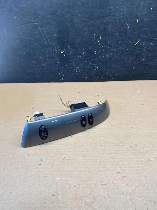 2004 to 2010 Toyota Sienna Left Side Climate Switches Bezel Trim S2638 DG0