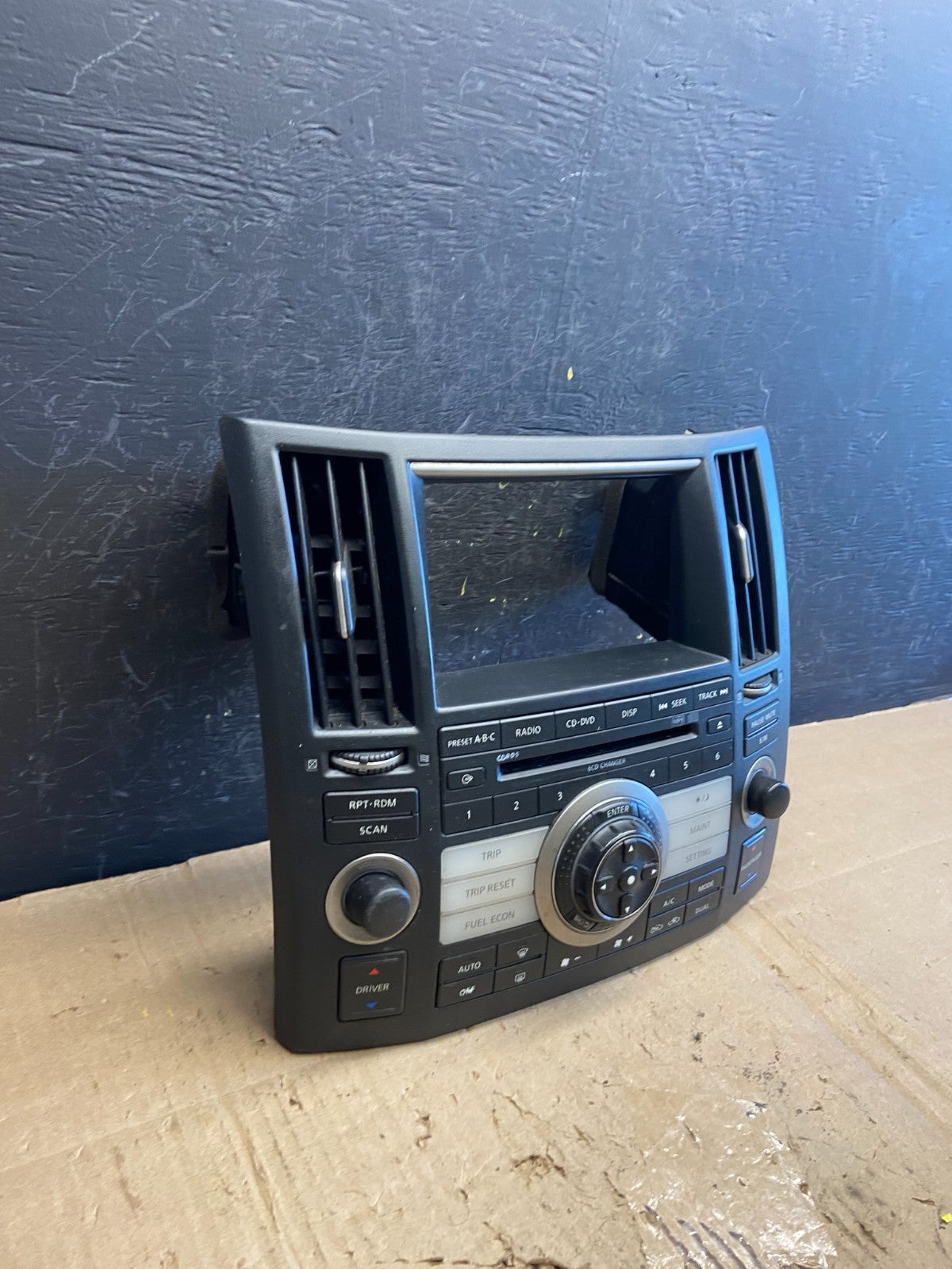 2006 - 2008 Infiniti FFX35 FX45 Radio Climate Control Panel Bezel AE1956 DG1