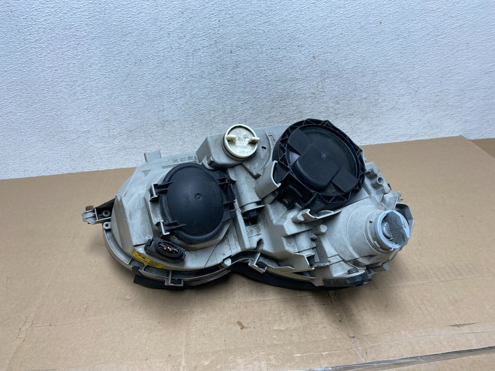 2005 to 2007 Mercedes-Benz C-Class Left Driver LH Side Headlight AE6673 DW5
