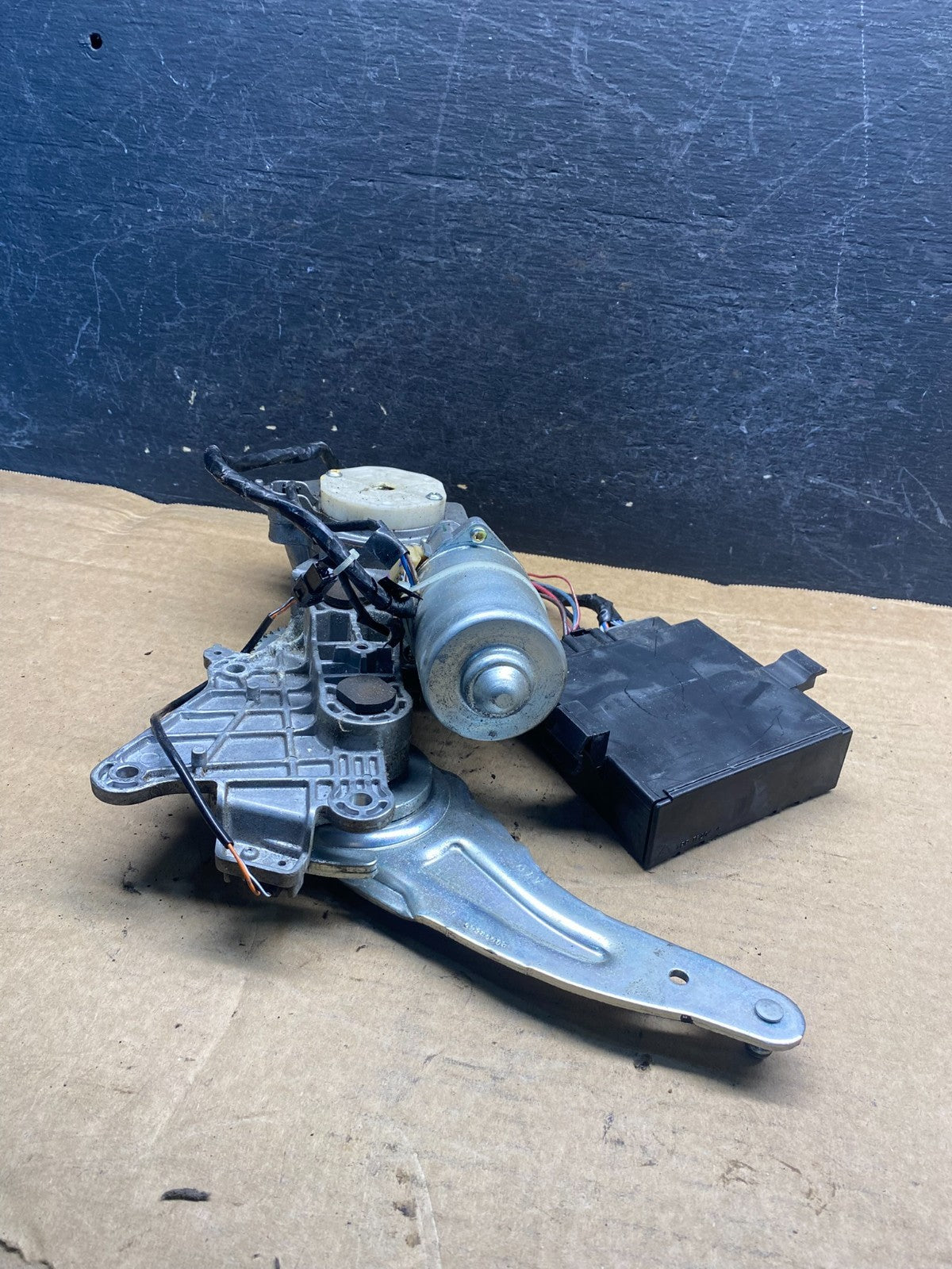 GMC Acadia Yukon Tahoe Rear Trunk Liftgate Power Motor Actuator AH4948 DG1