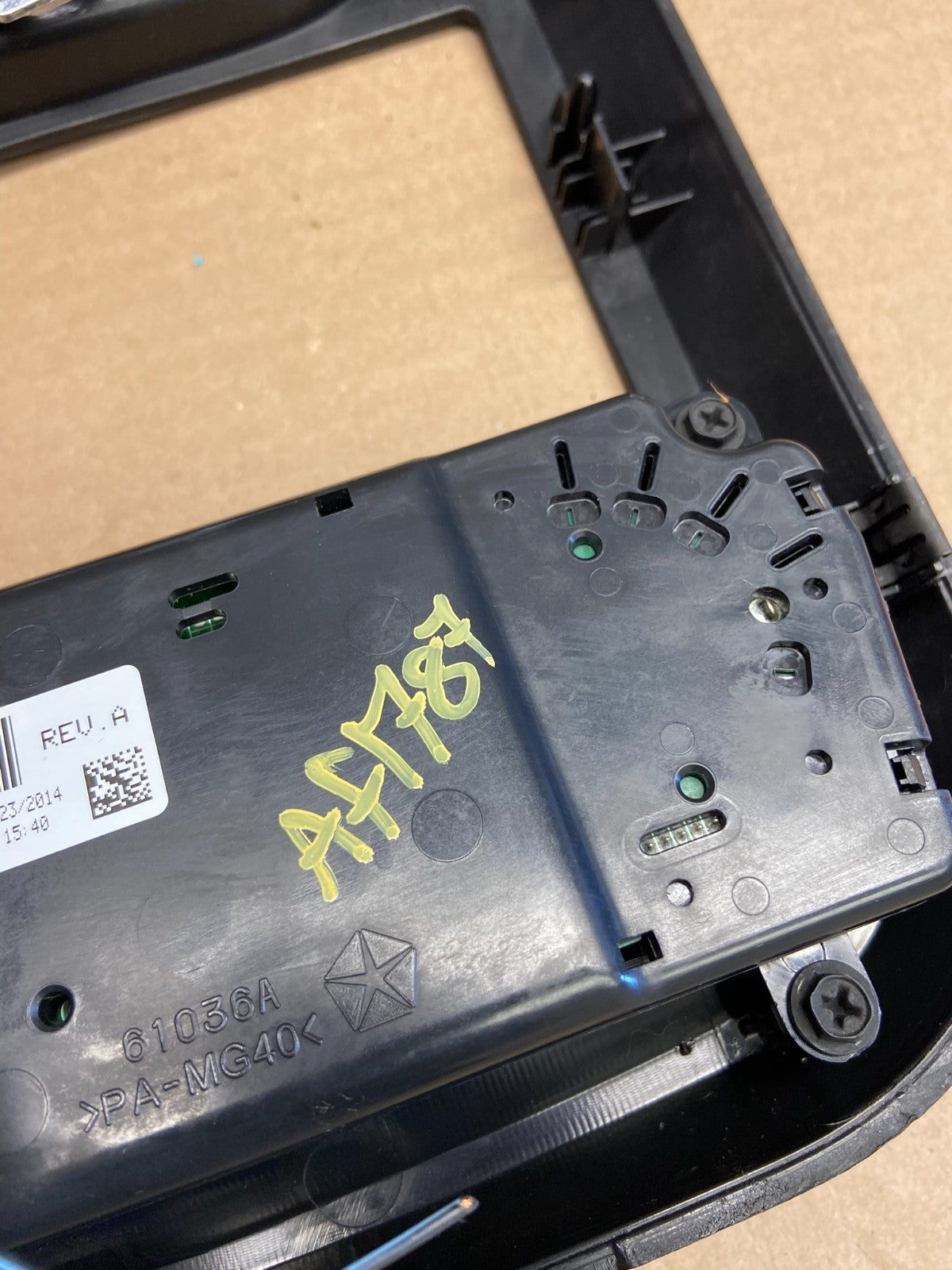 2011 to 2017 Jeep Compass Dash Climate Temperature Control Radio Bezel AF1787 DG8
