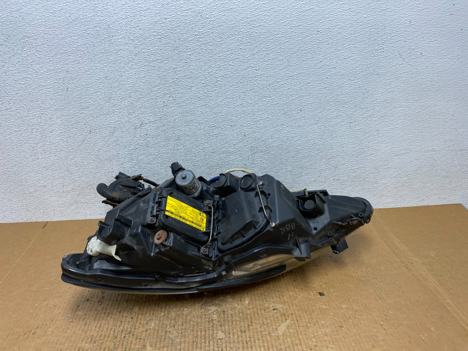 2006 - 2010 Lexus IS250 Right Passenger RH Side Xenon Headlight AE2712 DW6