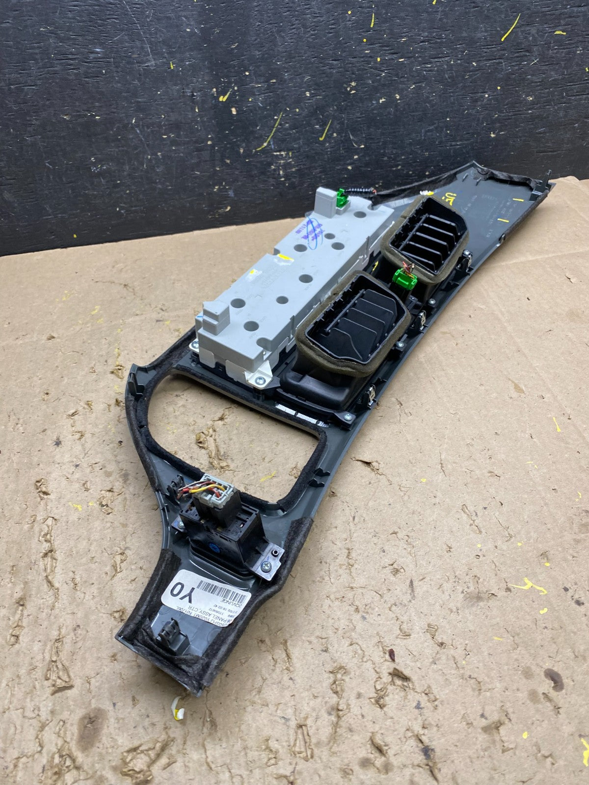 2005 to 2010 Honda Odyssey Radio Climate Control Dash Trim Bezel U5357 DG4