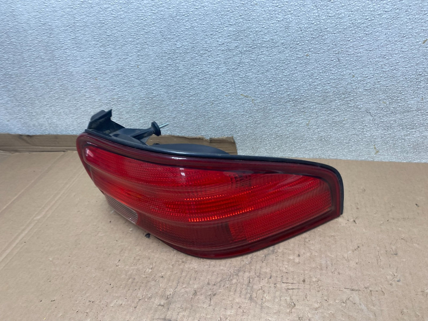 1995 to 2000 Dodge Stratus Right Passenger Rh Side Tail Light U8642 DW1