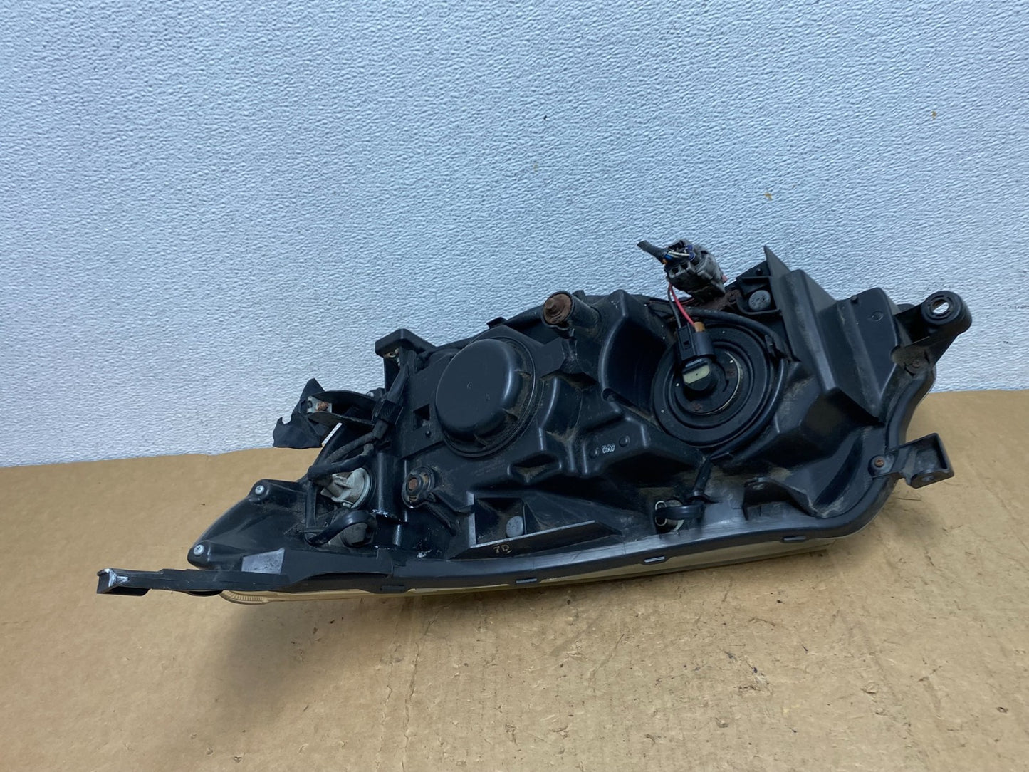 2009 - 2013 Subaru Forester Right Passenger Side Halogen Headlight AD1384 DW5