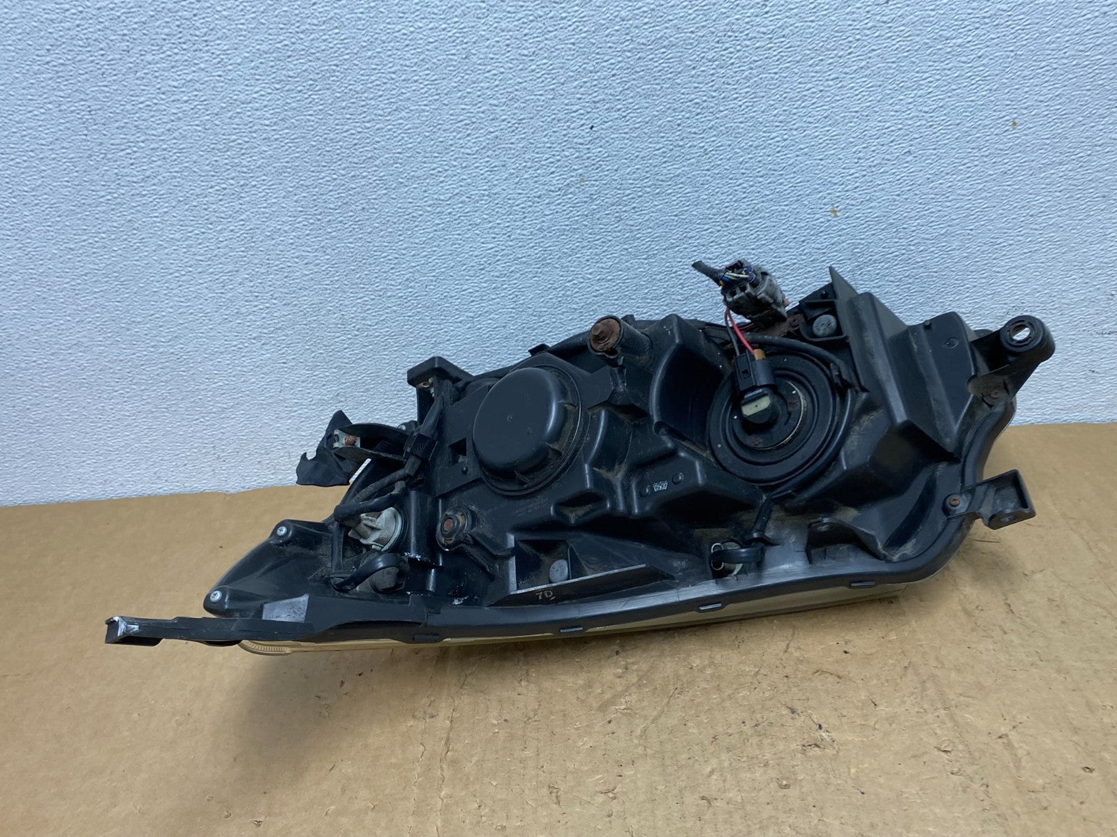 2009 - 2013 Subaru Forester Right Passenger Side Halogen Headlight AD1384 DW5