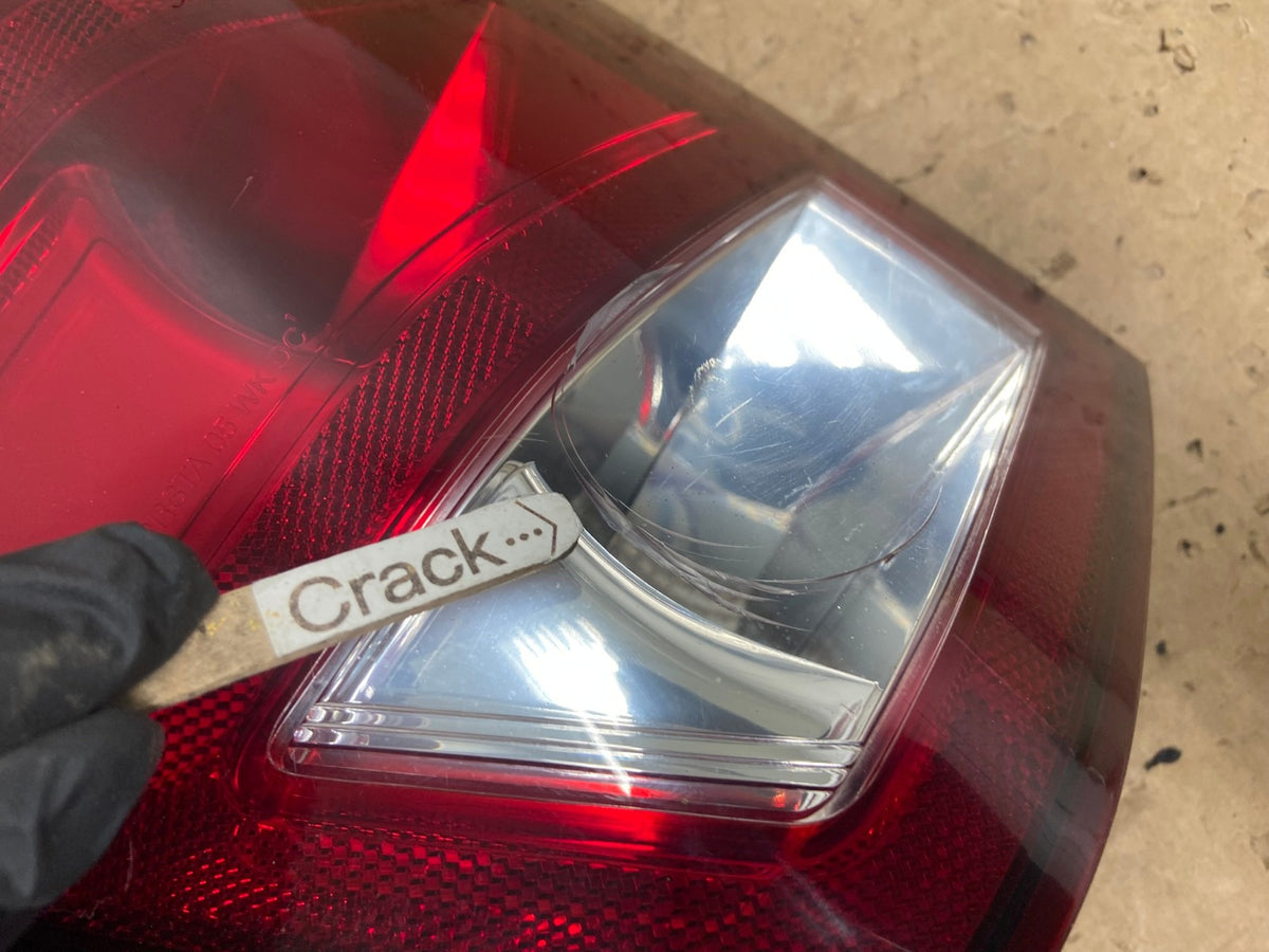 2005 to 2006 Jeep Grand Cherokee Left Driver Side Lh Tail Light AH9256 LK4