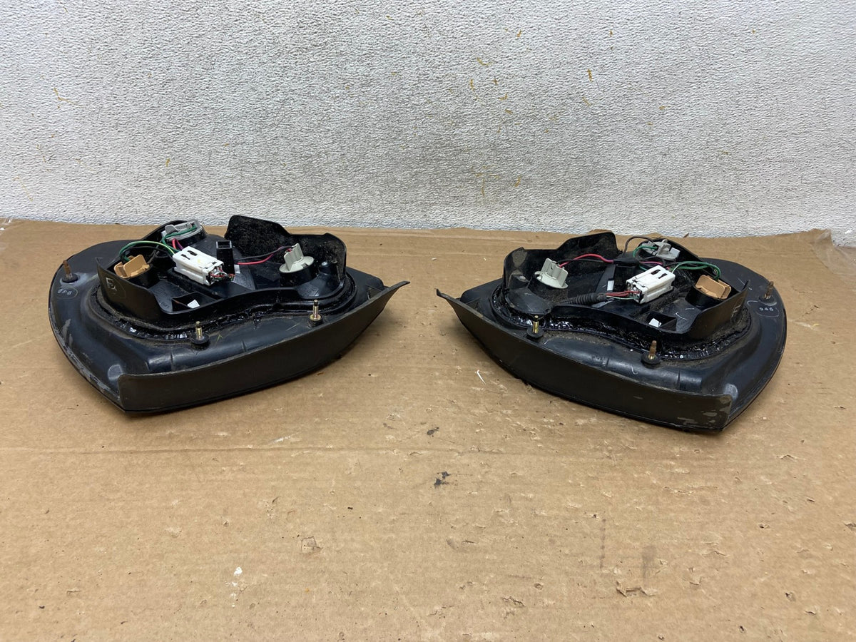 2000 to 2001 Nissan Maxima Left + Right Set Tail Lights AH8464 LK3