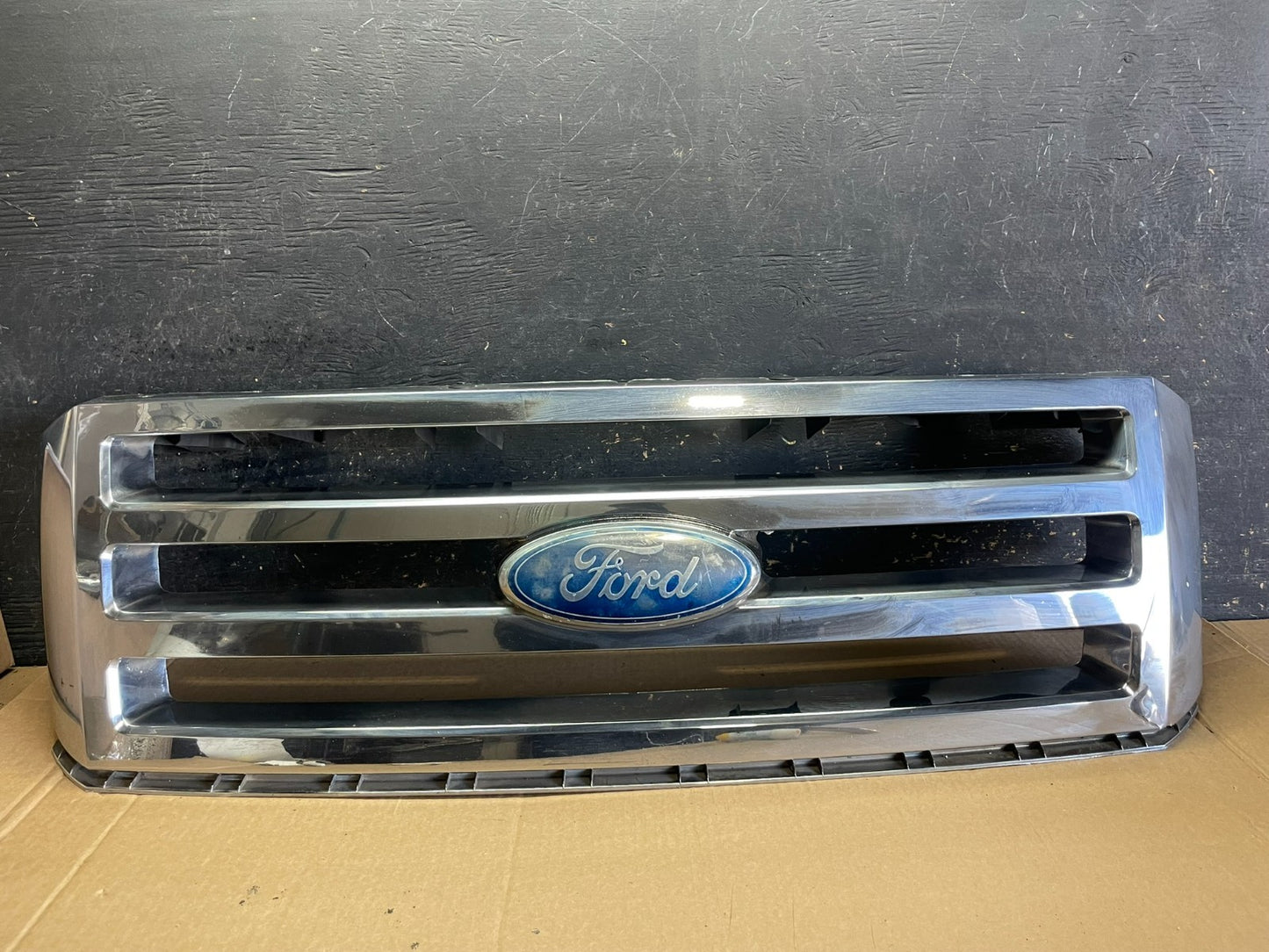 2007 to 2014 Ford Expedition Front Upper Chrome Grill Grille Oem AB2962 DG0
