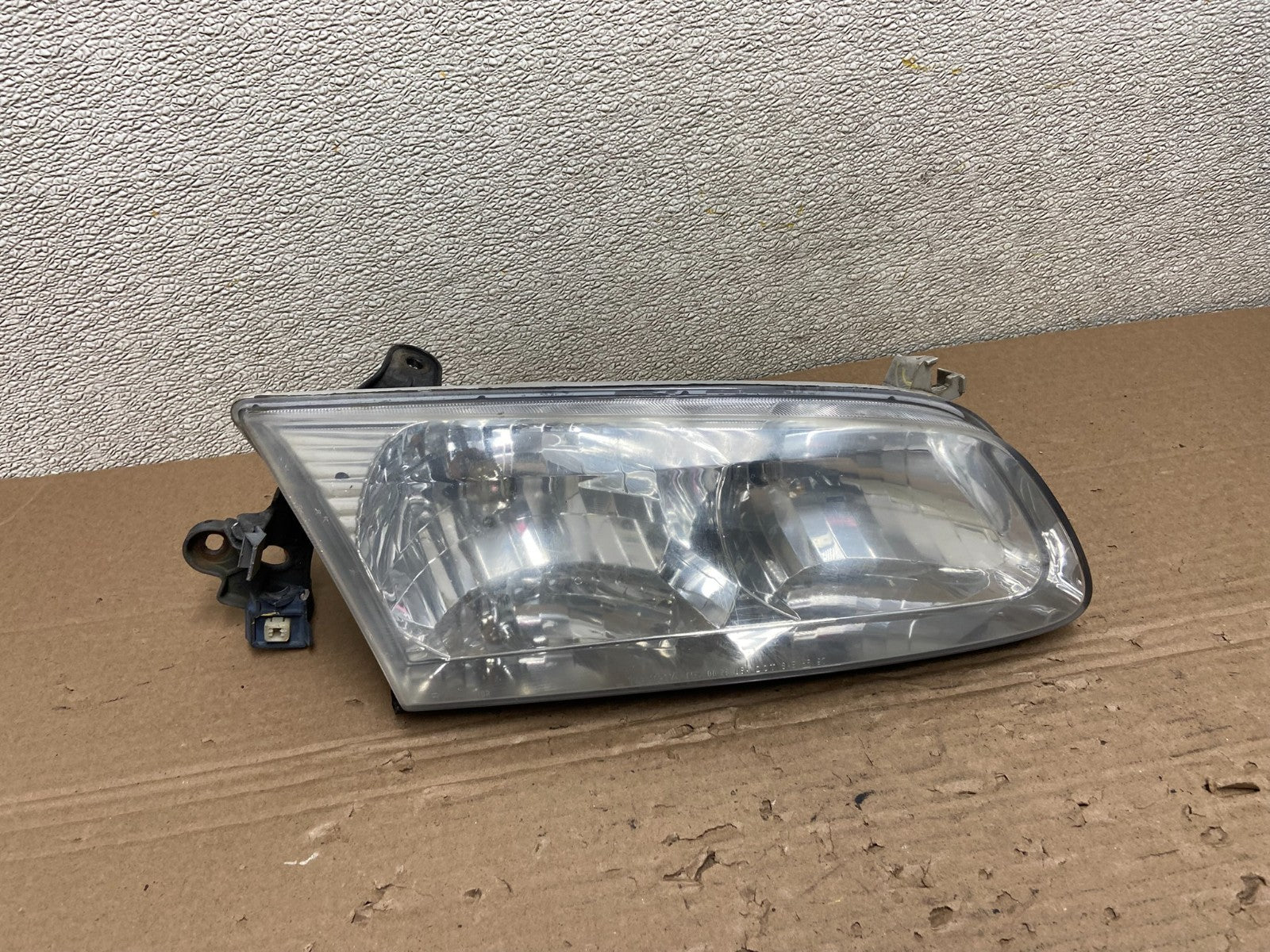 2000 to 2001 Toyota Camry Sedan Right Headlight Clear Lens AB1174 DW0