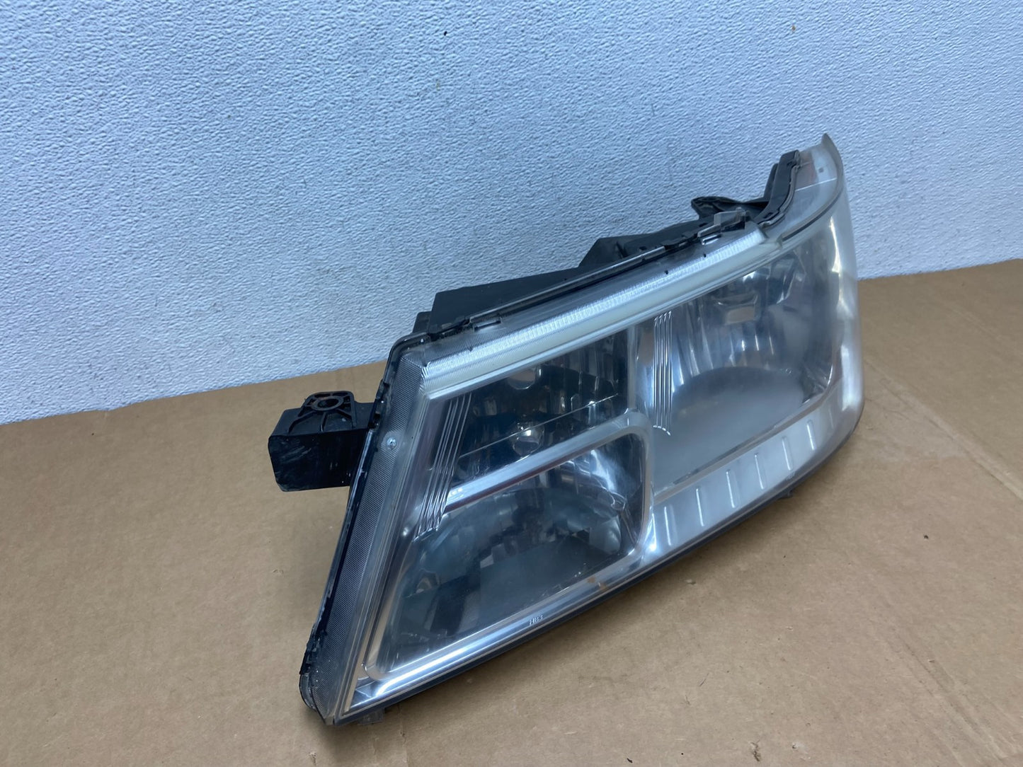 2009 to 2017 Dodge Journey Headlight Left Driver Lh Side Halogen AC8376 DW2
