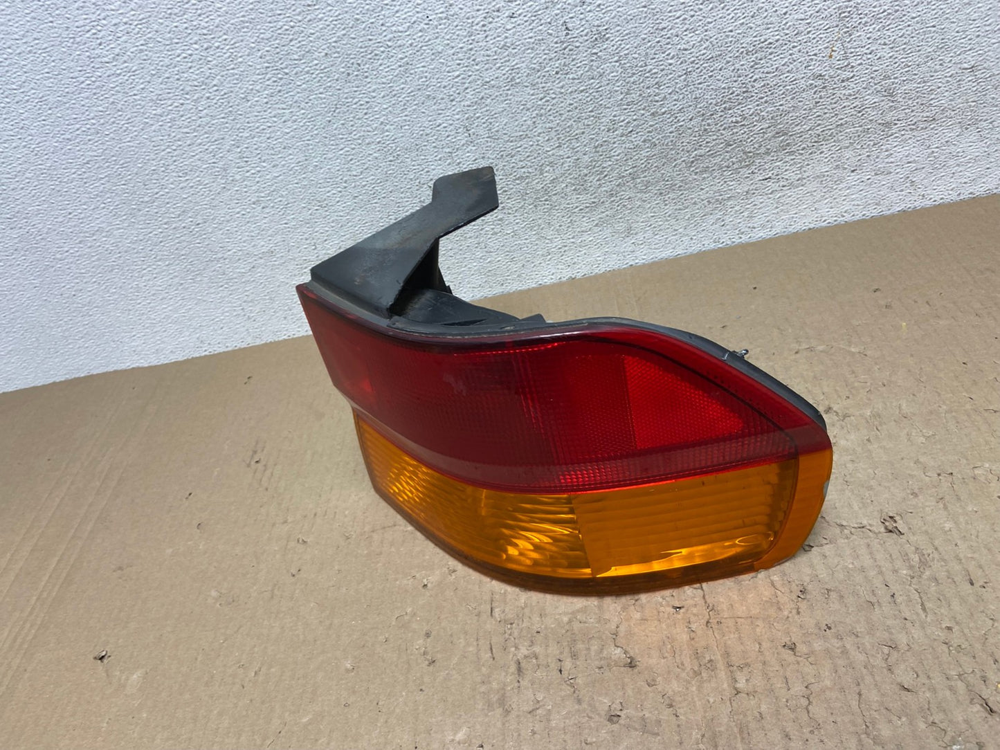 2002 2003 2004 Honda Odyssey Right Passenger Side Tail Light AE9843 LK1