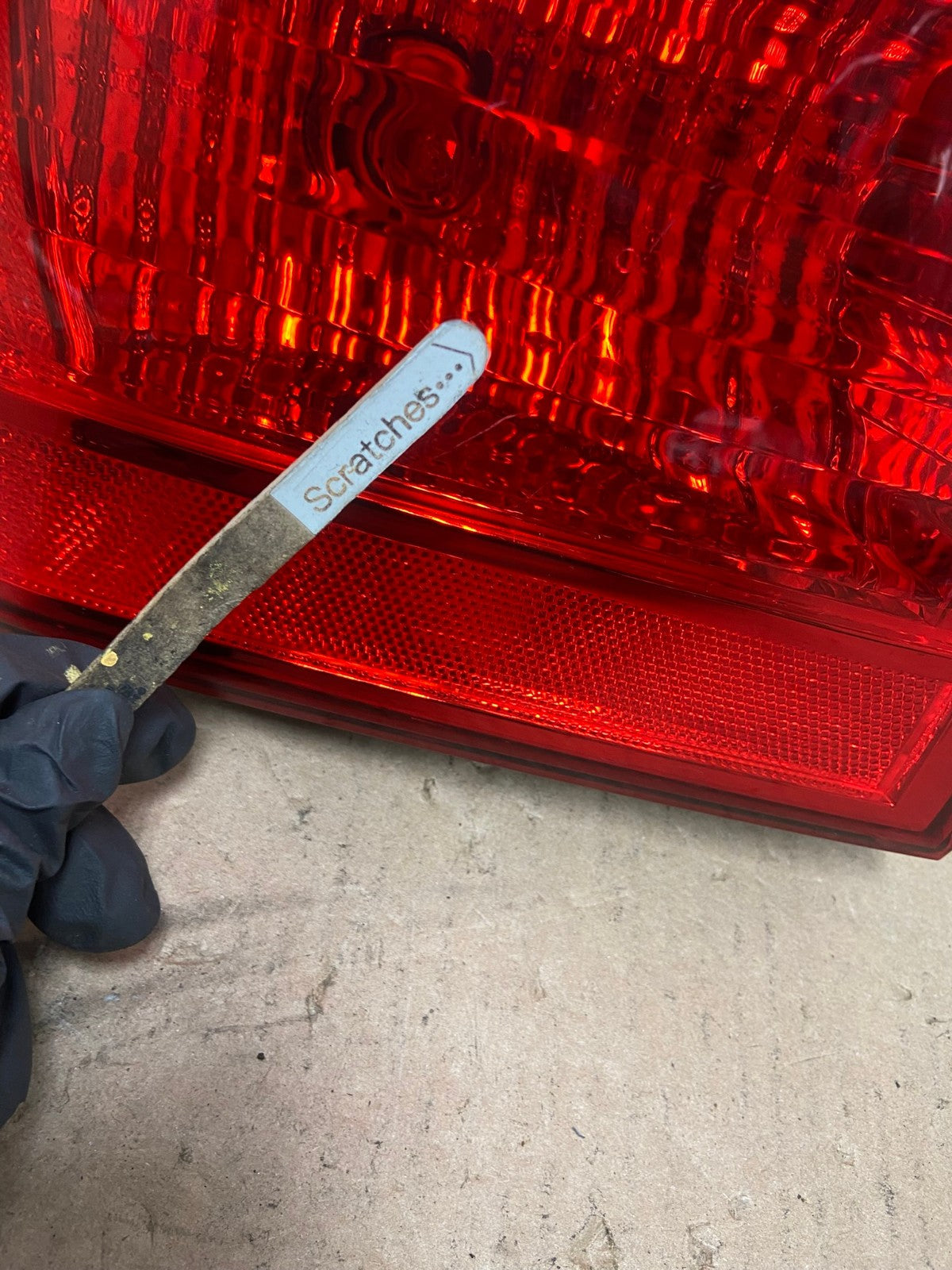 2006 to 2011 Kia Carnival Sedona Left Driver LH Side Tail Light AG4815 LK5