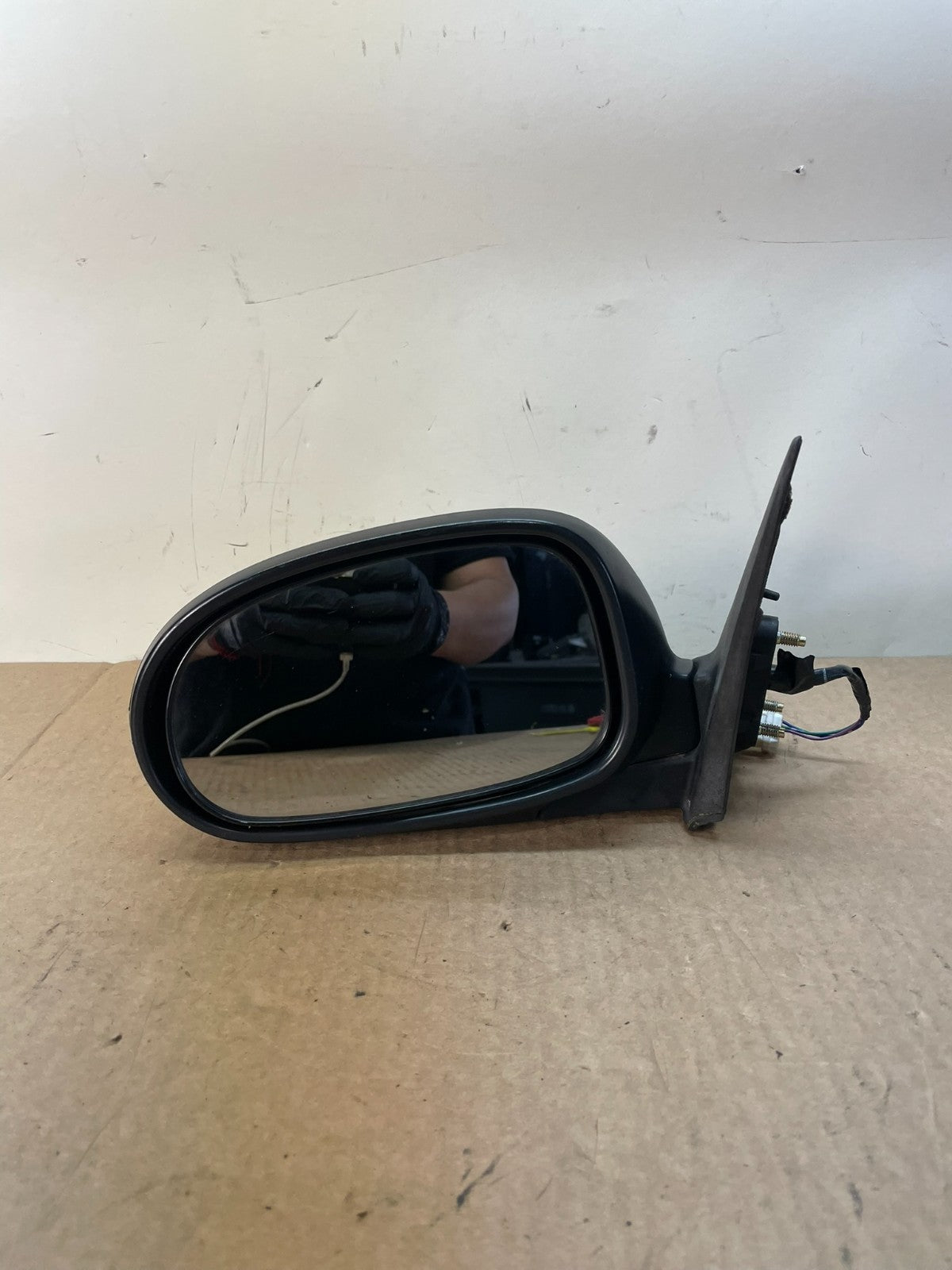 2000 to 2004 Infiniti i30 i35 Front Left Driver LH View Door Mirror AG2789 MS9
