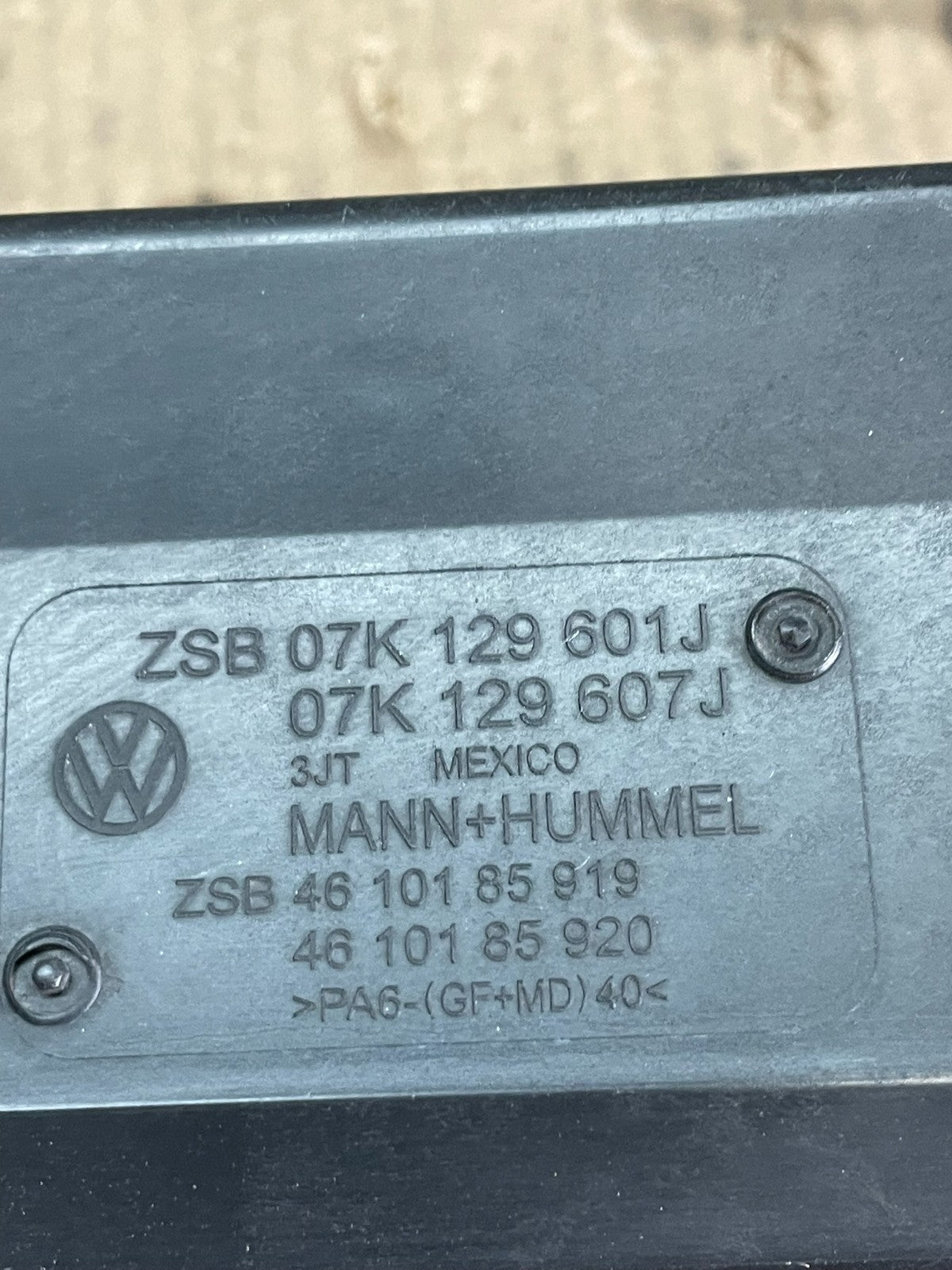 2005 - 2008 Volkswagen Jetta Beetle 2.5L Passat Engine Cover 07k129601j z3385 DG8